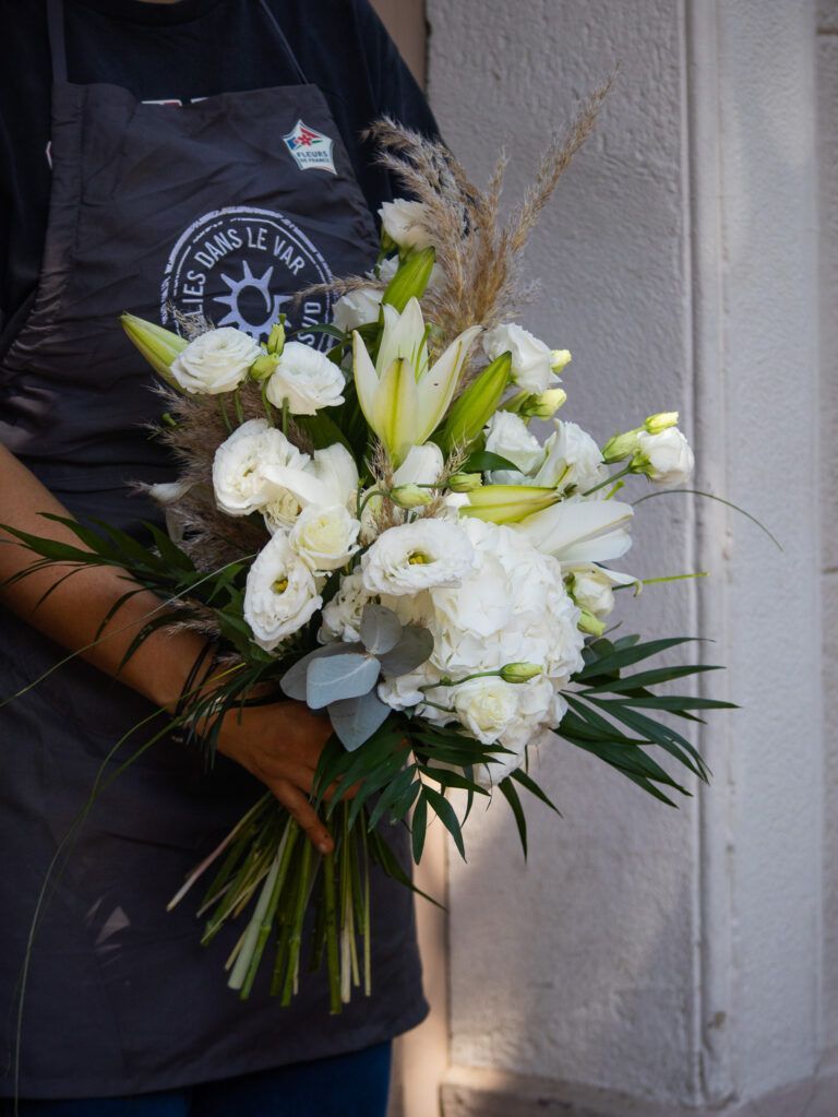 Bouquet de fleurs tout blanc